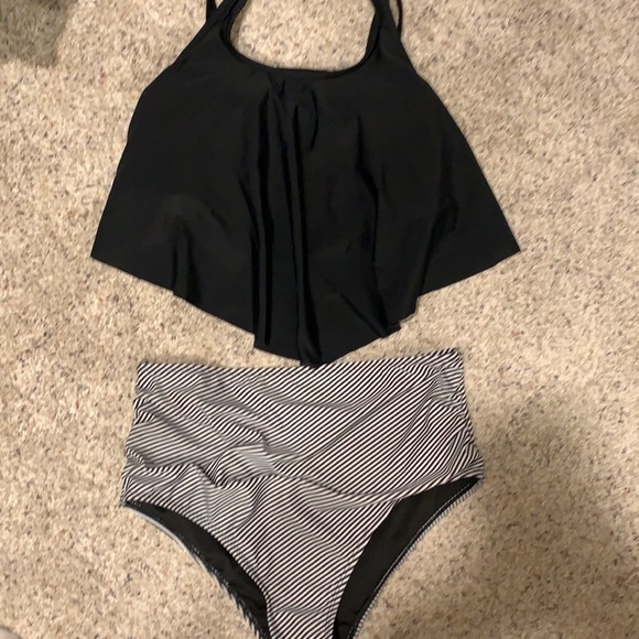Swimsuit - Picture 4 of 5